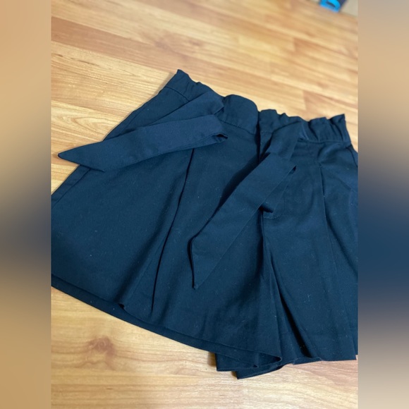 SHORTS 🖤 - Picture 6 of 9